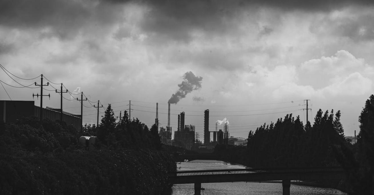 Zrozumieć kwaśne deszcze: Definicja, źródła i wpływ na ekosystem