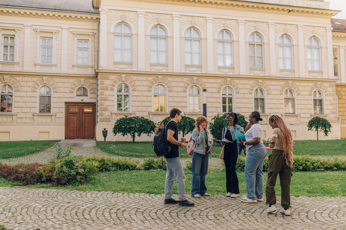 Inicjatywy edukacyjne dla badaczy z Europy Środkowo-Wschodniej