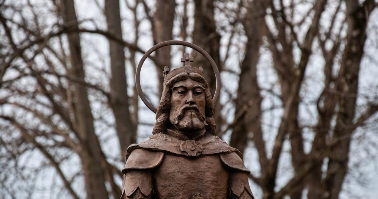 Pierwszy król Polski – legenda i fakty z czasów koronacji