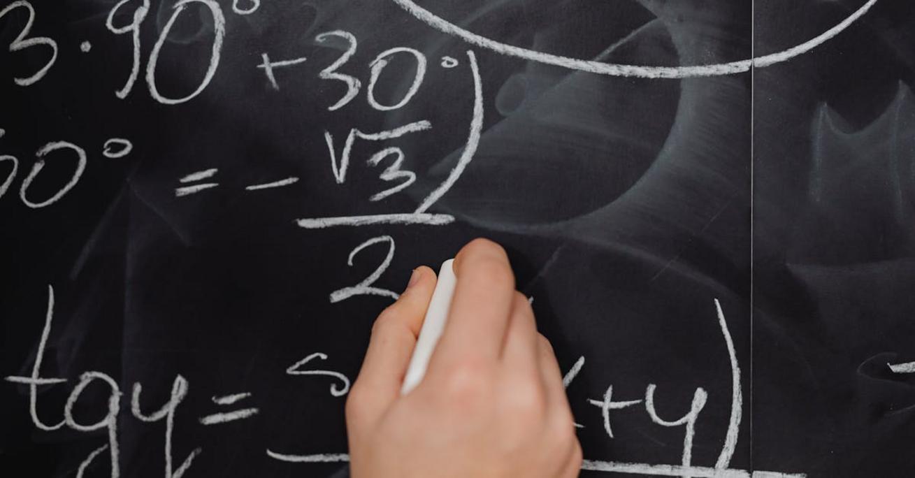 Tangens – jak obliczyć wartość funkcji dla kąta w matematyce